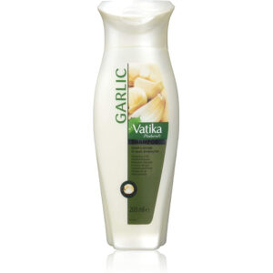 Vatika Naturals Garlic Shampoo for hair strengthening and rejuvenation, available at India Supermarkt Switzerland.
